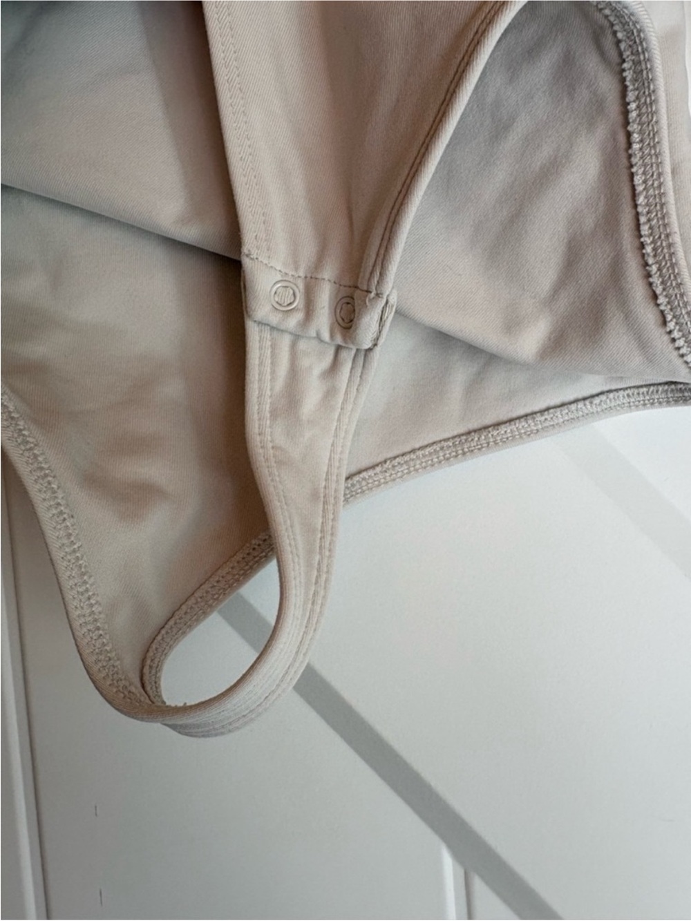 NWOT Aritzia Babaton Ivory Long-Sleeve Square-Neck Bodysuit - Picture 4 of 6